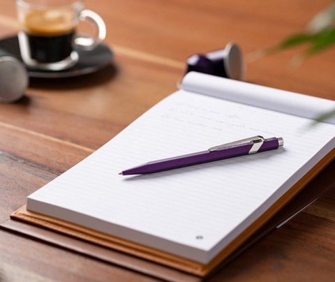 Długopis CARAN D'ACHE 849 Nespresso Arpeggio, M, w pudełku, fioletowy