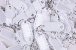 Zawieszki na klucze Q-CONNECT, 50x22mm, 100 szt., białe
