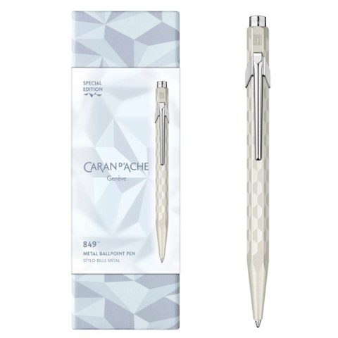 Długopis CARAN D'ACHE 849 XMAS25 Alpine Frost, w pudełku, biały